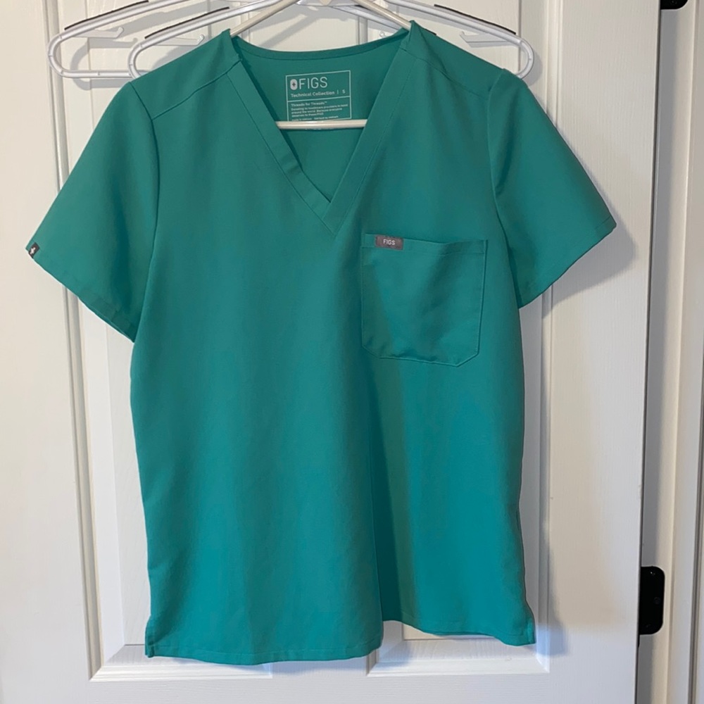 Figs scrub top small- 1 pocket